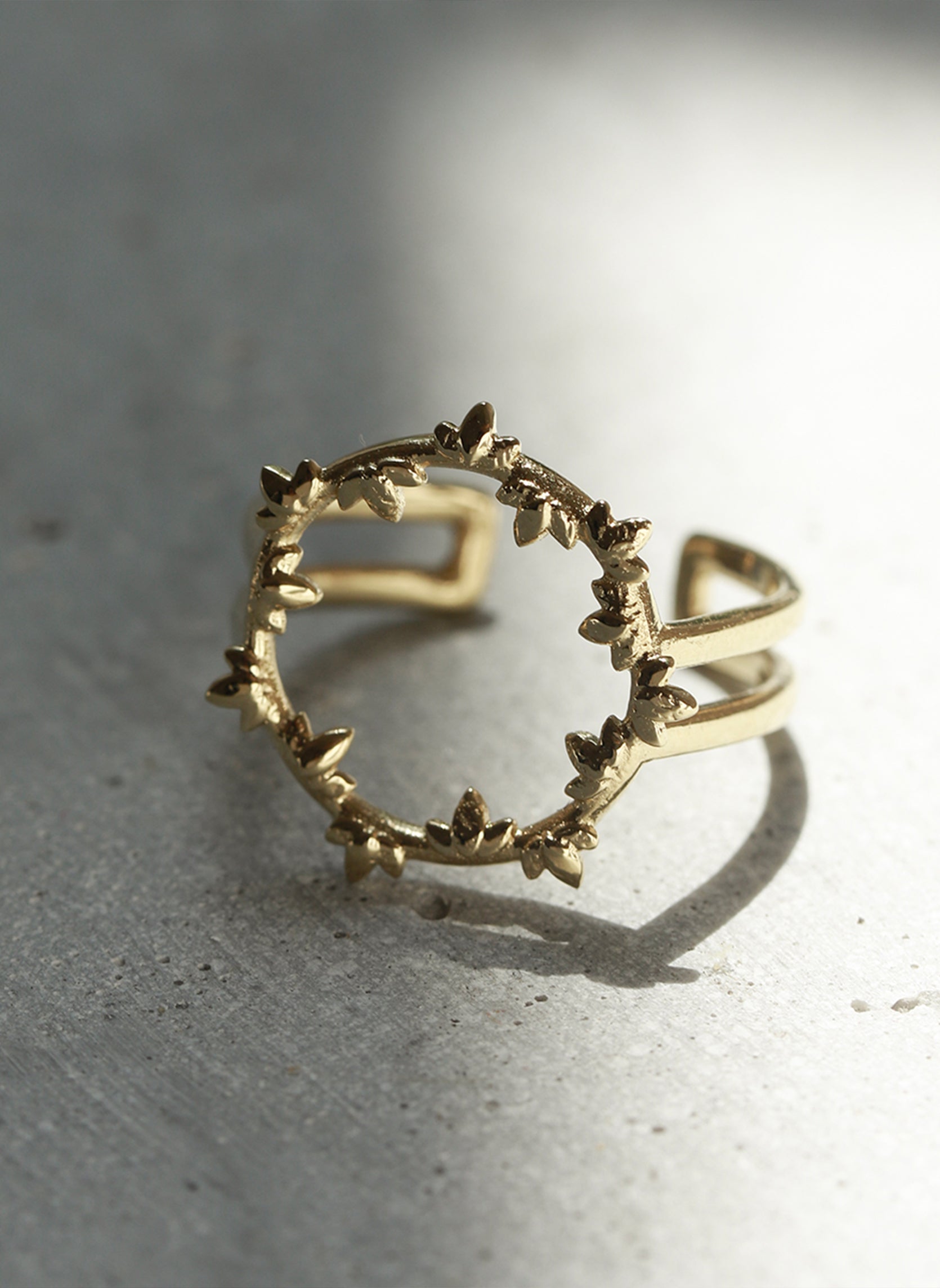 Large ring Adonis