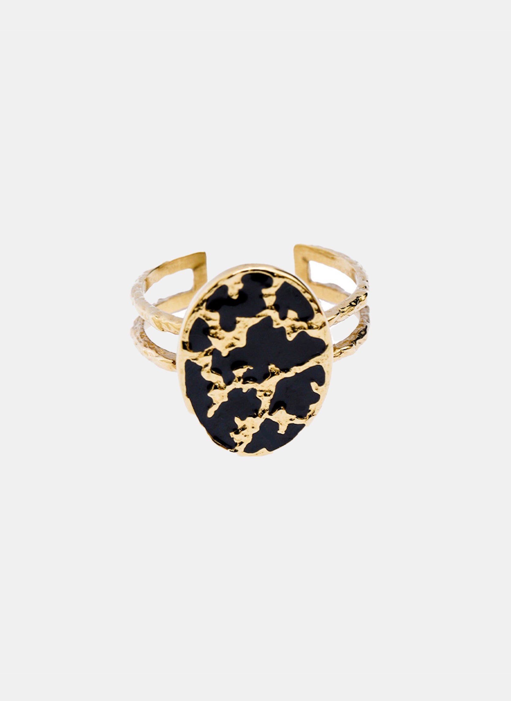Large ring Ourea