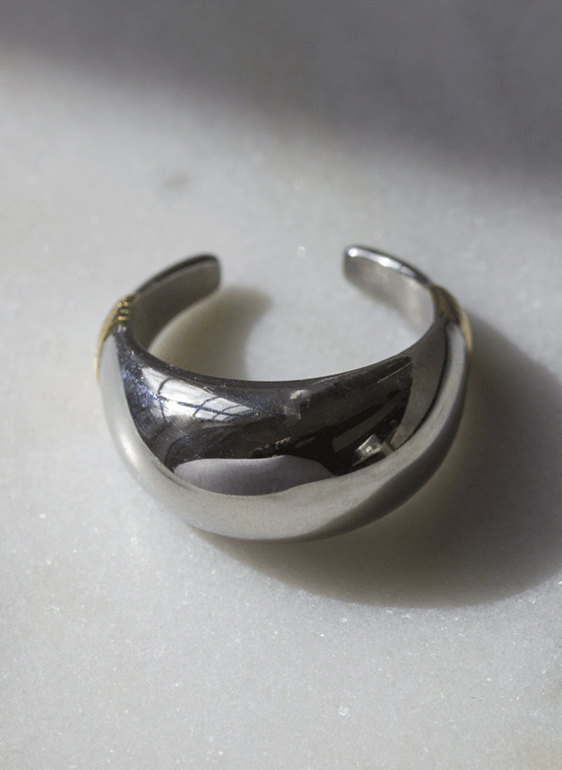 Large ring Iphelion